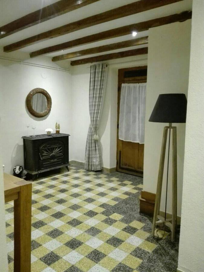L'esquilon Chambre d'hôte Acomodação com café da manhã Thiat Exterior foto